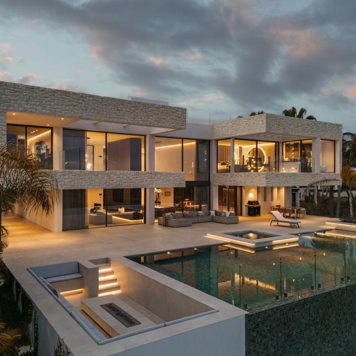 Prestige Villa for Sale in La Alquería | Golf Views, Indoor Pool, Gated Community 2364463516