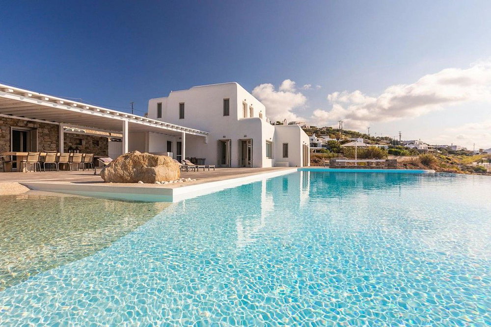 Luxury villa of 1,000 m² with private beach for sale in Mykonos – Aleomandra 2460273616