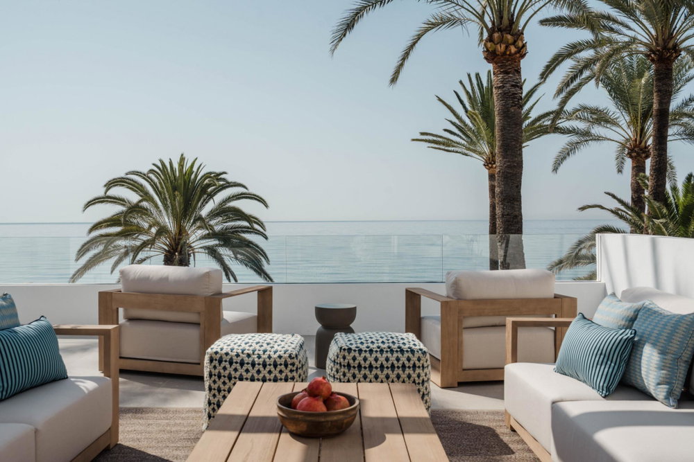 Sea-view villa for sale in Marbella Golden Mile, Marbella | Oasis Club 10 2525168079