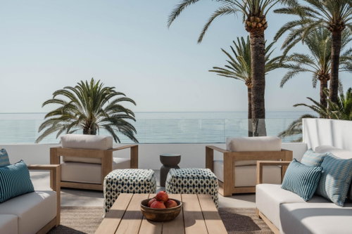 Sea-view villa for sale in Marbella Golden Mile, Marbella | Oasis Club 10 2525168079
