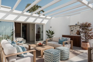 Sea-view villa for sale in Marbella Golden Mile, Marbella | Oasis Club 10 2525168079
