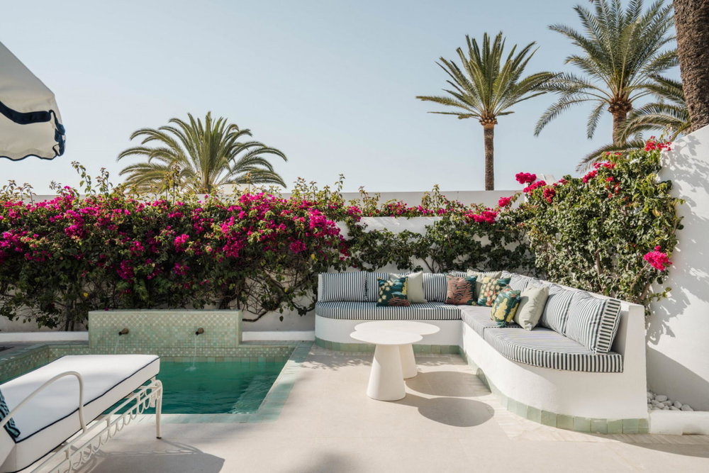 Sea-view villa for sale in Marbella Golden Mile, Marbella | Oasis Club 10 2525168079