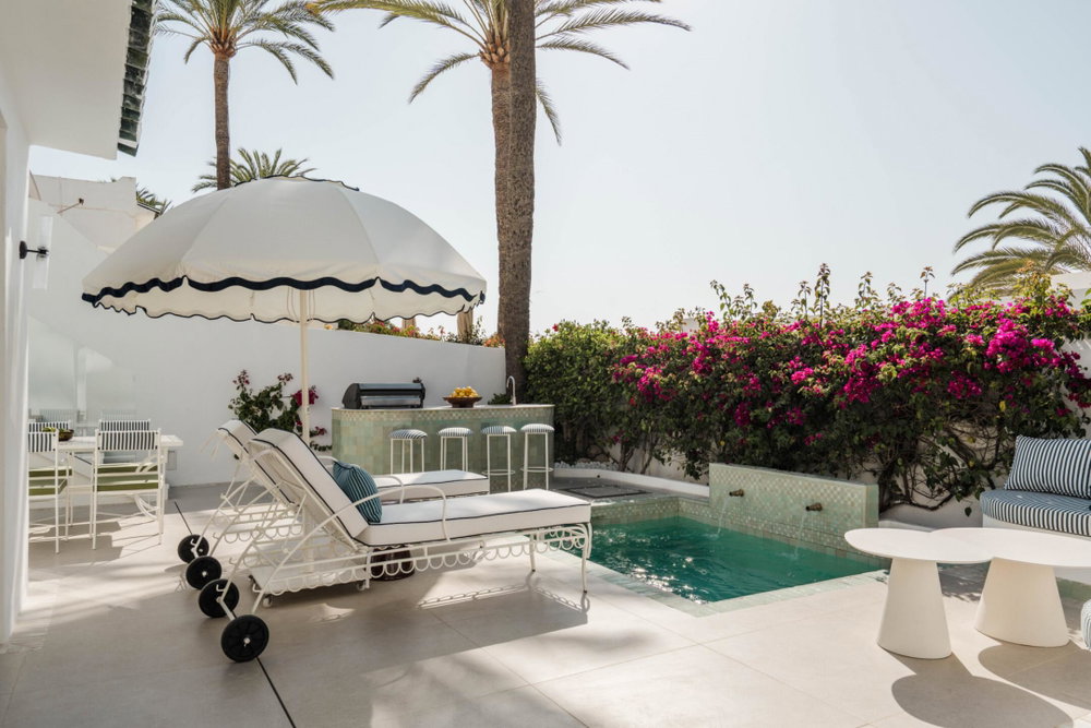 Sea-view villa for sale in Marbella Golden Mile, Marbella | Oasis Club 10 2525168079