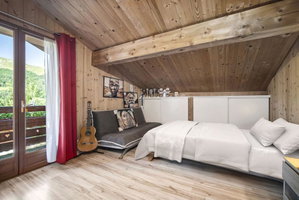 Exceptional family chalet in the heart of the village for sale in Saint-Martin-de-Belleville 2632997677