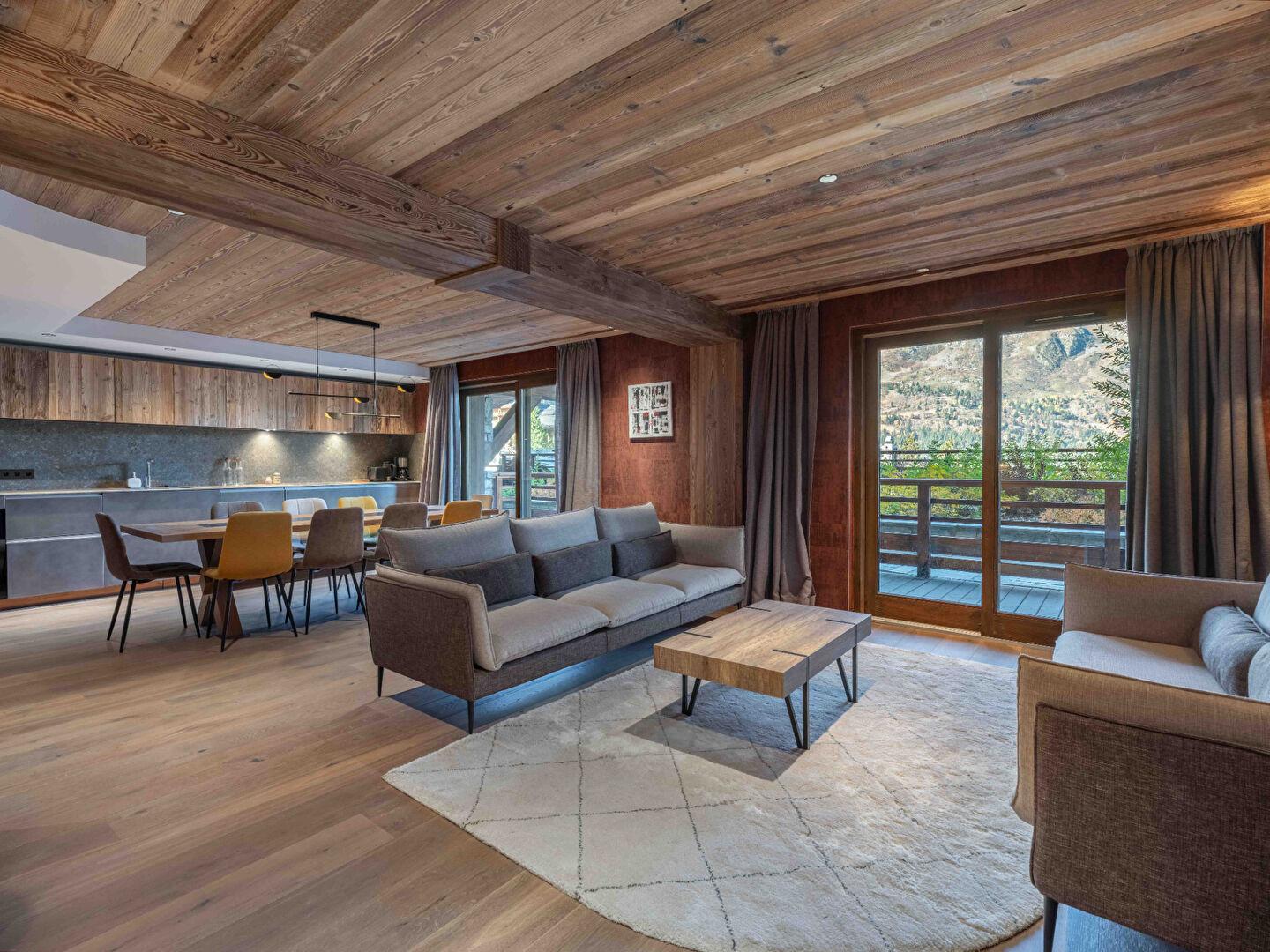 Superb 4-bedroom apartment - 40 metres from the Ski Slope for sale in Meribel 2666318256
