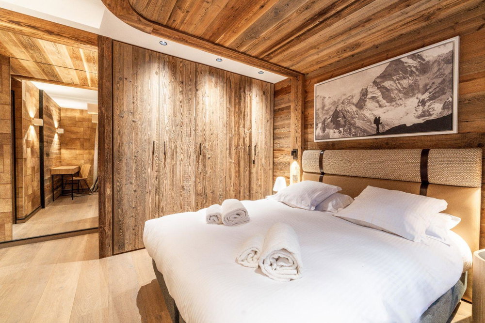 Superb 4-bedroom apartment – 40 metres from the Ski Slope for sale in Meribel 2666318256