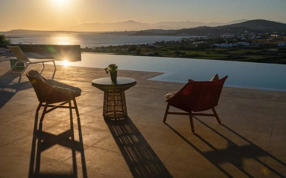 Luxurious villa for sale with pool and sea views 2680108146