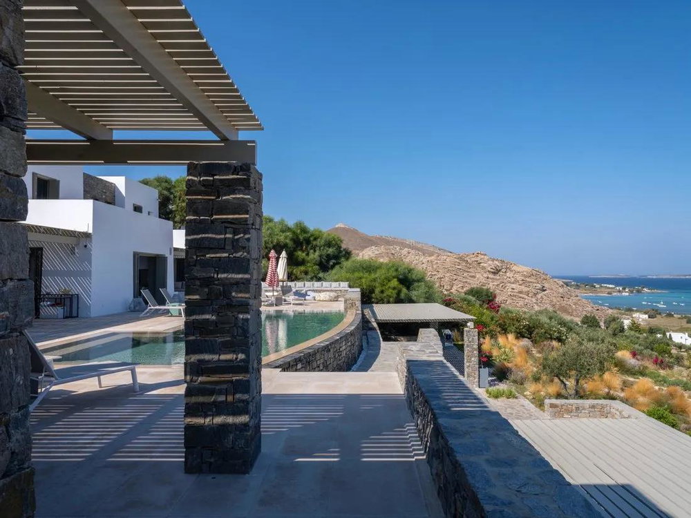 Luxurious villa for sale with pool and sea views 2680108146