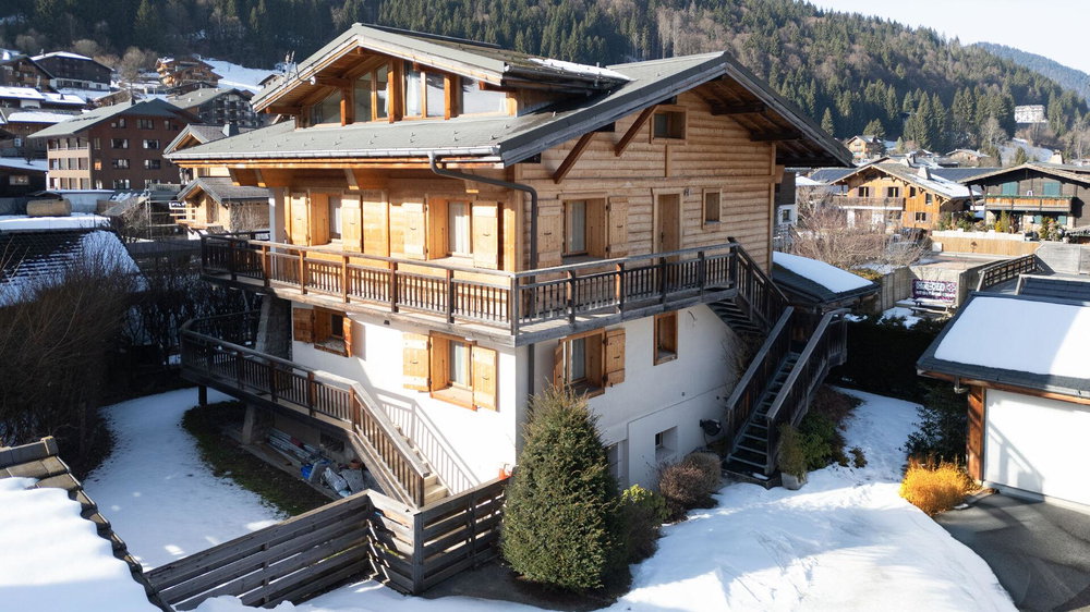 Spacious 6-bedroom chalet – Resort center for sale in Morzine 2722002677