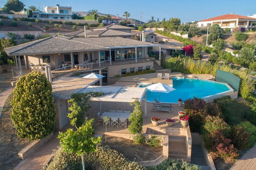 Villa of 1,000 m² for sale in Anavissos 2760103707