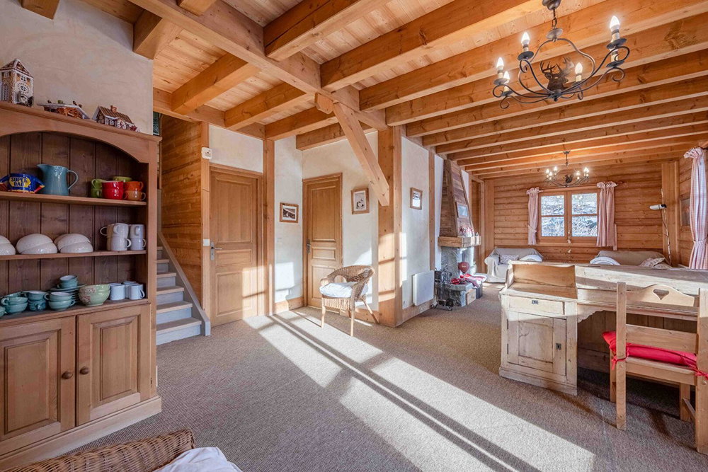 6-BEDROOM CHALET – IN THE HEART OF THE TINES VILLAGE for sale in Chamonix 2789786304