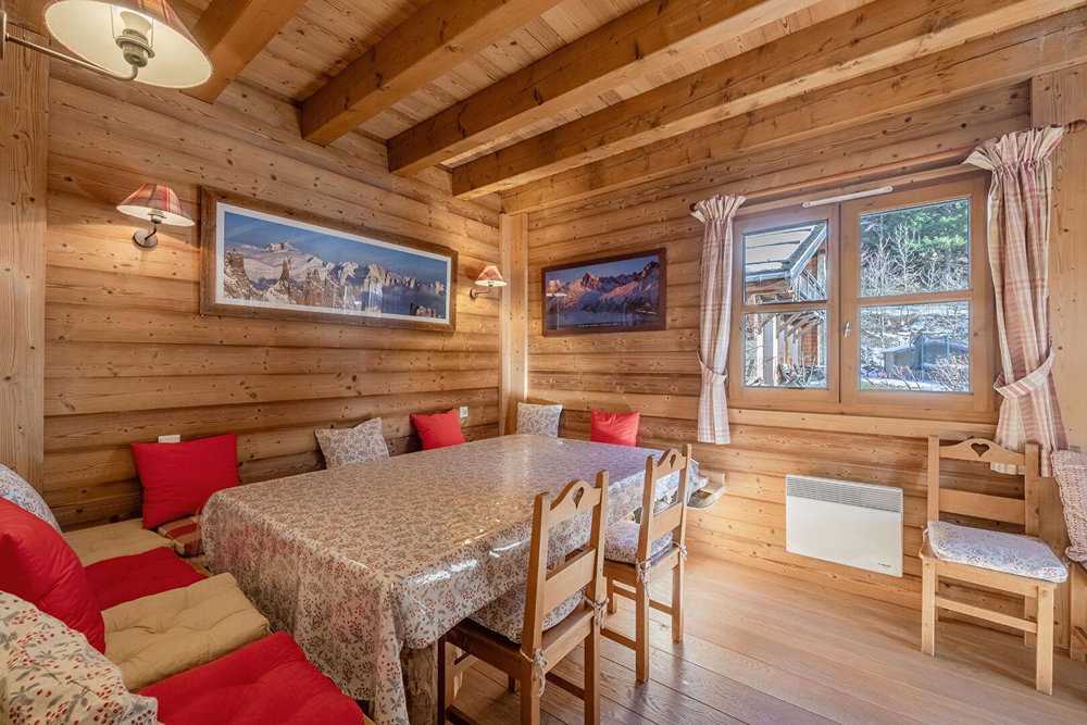 6-BEDROOM CHALET – IN THE HEART OF THE TINES VILLAGE for sale in Chamonix 2789786304