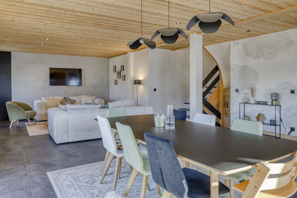Modern chalet – 5 bedrooms – Close to the village centre for sale in Saint-Gervais Mont-Blanc 2832108150