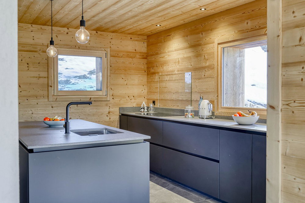 Modern chalet – 5 bedrooms – Close to the village centre for sale in Saint-Gervais Mont-Blanc 2832108150