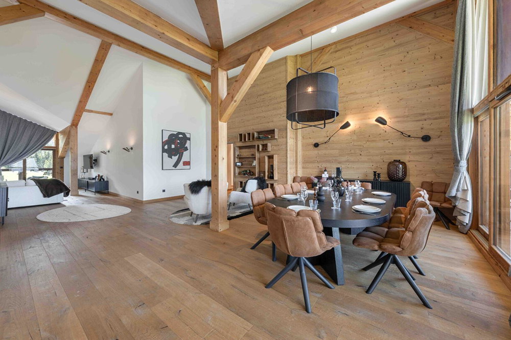 Family penthouse in the heart of the mountains for sale in Courchevel 2883707049