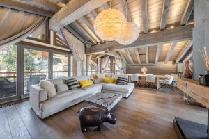 An exceptional chalet just a stone’s throw from the slopes for sale in Courchevel 2888295179