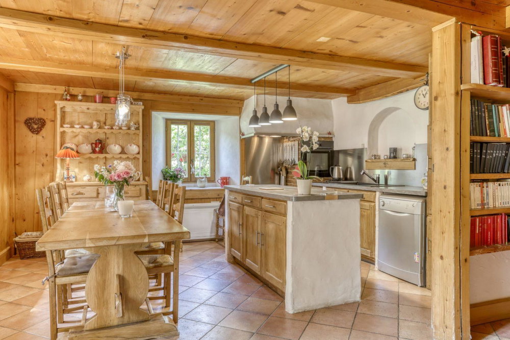Authentic Savoyard farmhouse with great potential for development for sale in Saint-Gervais Mont-Blanc 2917547373