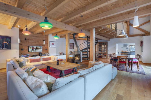 RENOVATED 5-BEDROOM CHALET IN A QUIET VILLAGE for sale in Saint-Martin-de-Belleville 3055840057