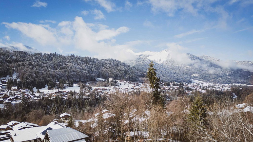 A large plot in prime central location – with outstanding open views for sale in Morzine 314422167