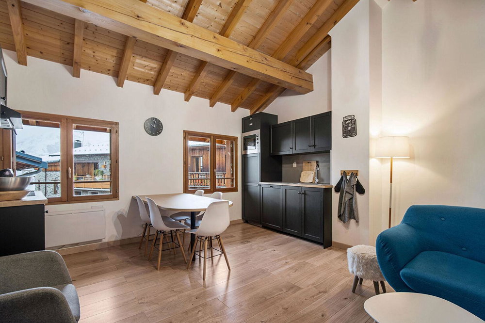 Charming mountain house in the heart of a sought-after village for sale in Saint-Martin-de-Belleville 3170632049