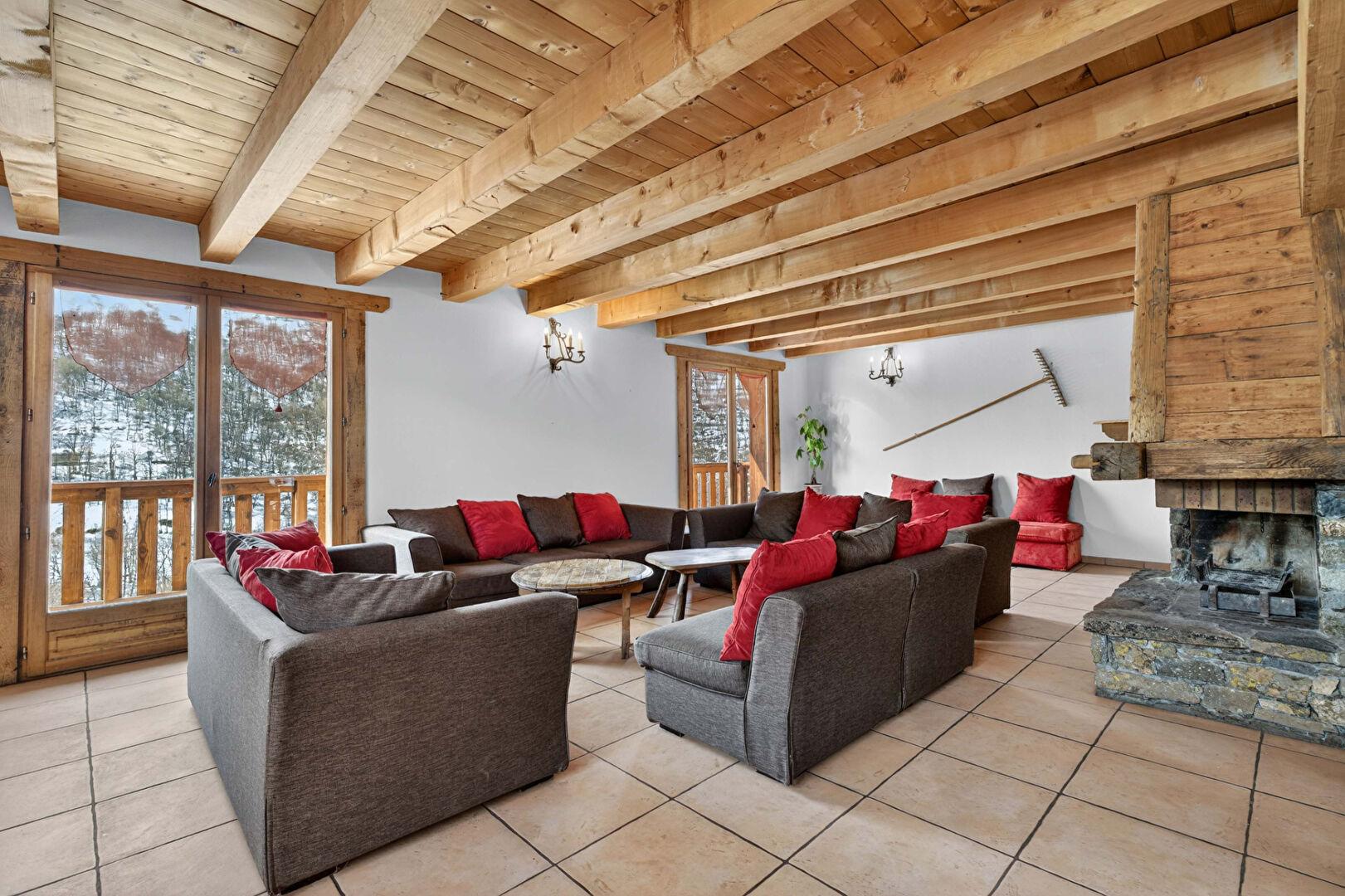Spacious chalet with panoramic mountain views for sale in Saint-Martin-de-Belleville 3179396740