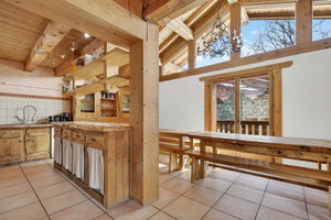 Spacious chalet with panoramic mountain views for sale in Saint-Martin-de-Belleville 3179396740