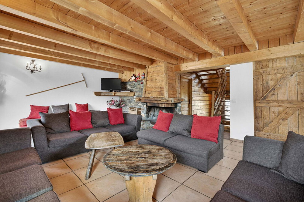 Spacious chalet with panoramic mountain views for sale in Saint-Martin-de-Belleville 3179396740