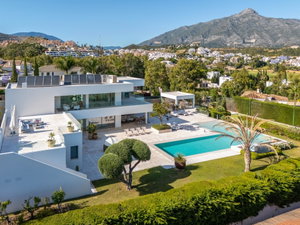 Luxury villa in Nueva Andalucía Golf Valley – sea and mountain views 3226196582