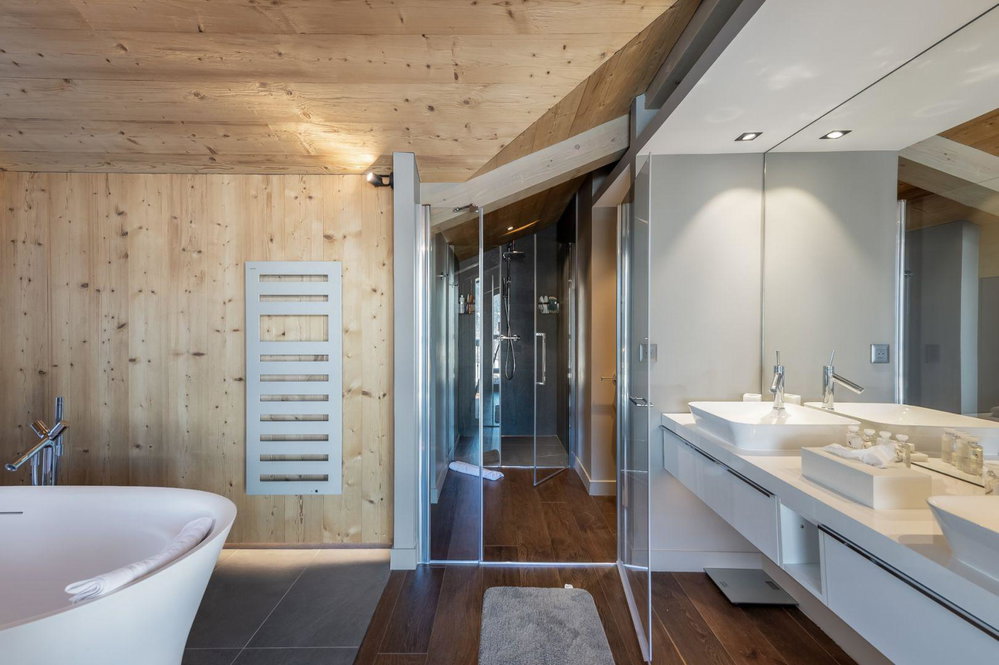 Recent chalet of high standing for sale in Courchevel 3273095128