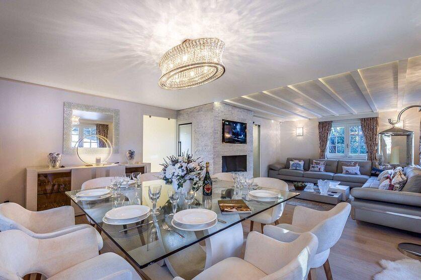 Magnificent chalet – Ski in, Ski out for sale in Courchevel 3369656442