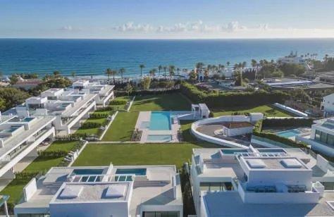 Invest in a 4-bedroom villa with private pool on Marbella