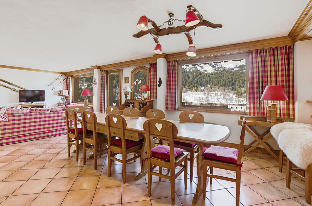 4-bedroom apartment + cabin, close to shops for sale in Meribel 3389140414