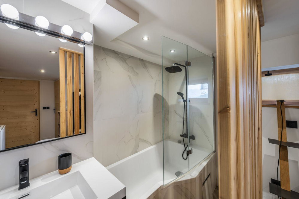 3-bedroom chalet – Mont Blanc views – Completely renovated for sale in Megeve 3454618311
