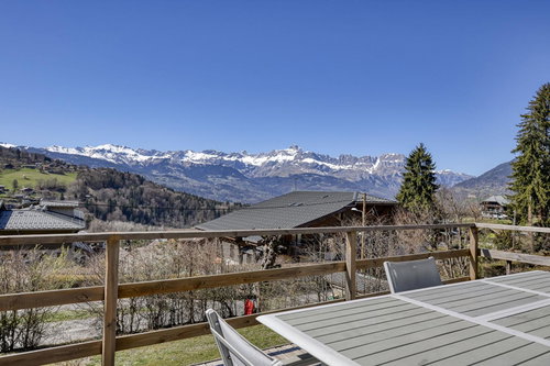4-bedroom chalet – large grounds – close to the village centre for sale in Saint-Gervais Mont-Blanc 3543911790