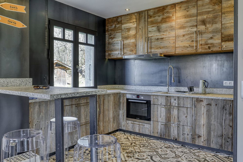 4-bedroom chalet – large grounds – close to the village centre for sale in Saint-Gervais Mont-Blanc 3543911790