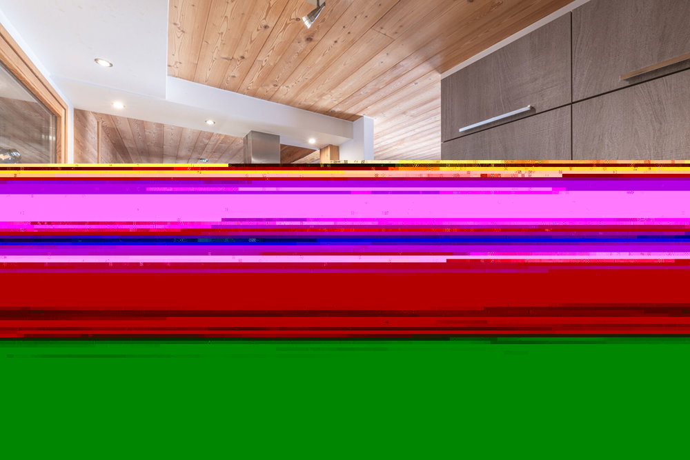 Exceptional Authentic Chalet – 9 Rooms with Panoramic Mountain Views for sale in Les 2 Alpes 3561143868