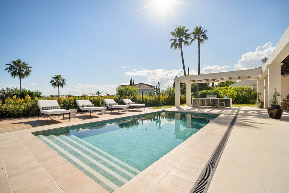 Luxury villa with sea view, infinity pool and roof terrace in Nueva Andalucía 3571742592