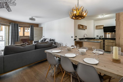 Recent apartment ideal for families – close to the slopes for sale in Courchevel 3652195928