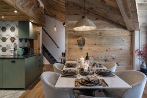 A charming, renovated apartment just a stone’s throw from the slopes for sale in Courchevel 380910483