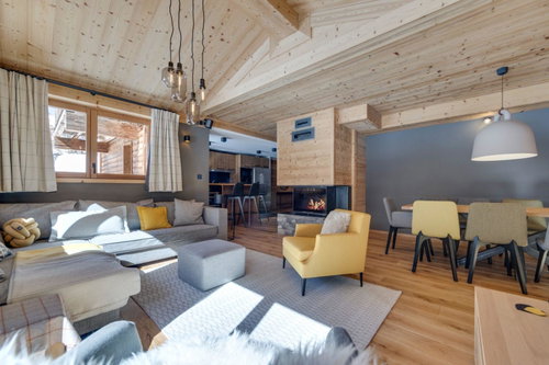 4-BEDROOM APARTMENT – NEAR THE CENTER AND THE SLOPES for sale in Val d\ 3849189336