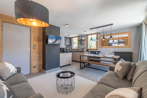 Charming renovated 3-bedroom apartment – Prime location for sale in Les 2 Alpes 389667692