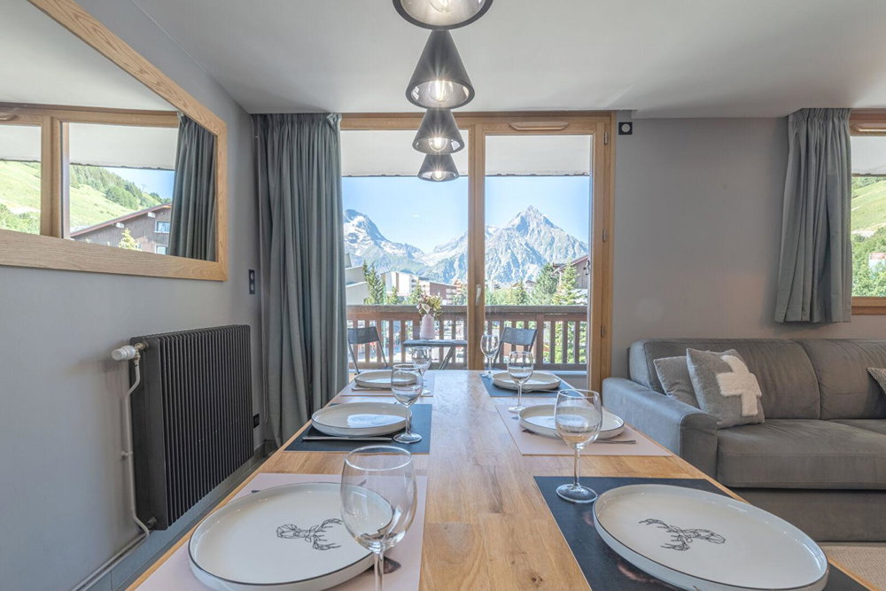 Charming renovated 3-bedroom apartment – Prime location for sale in Les 2 Alpes 389667692
