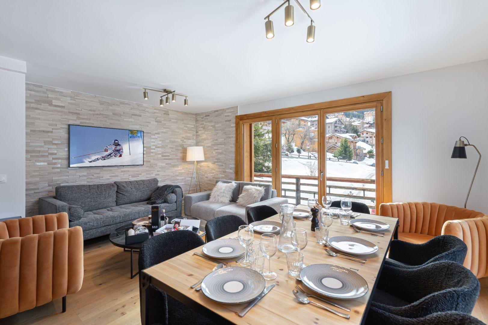 Chalet ideally located in the resort for sale in Courchevel 397865801