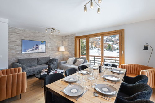 Chalet ideally located in the resort for sale in Courchevel 397865801