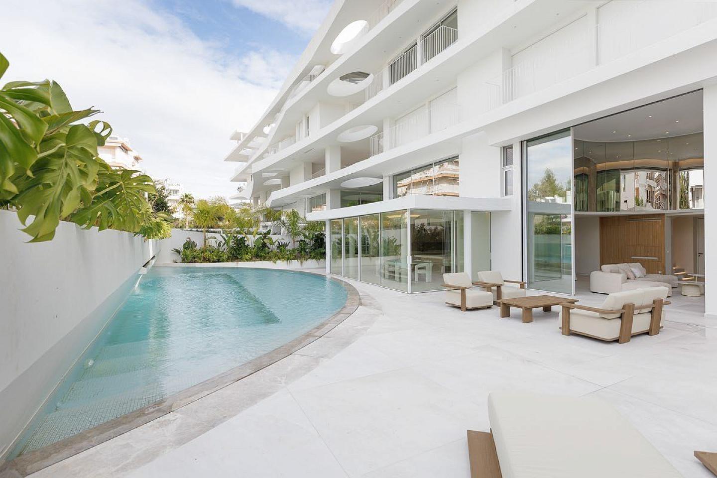Maisonette of 360 m² for sale in Voula 4019531009