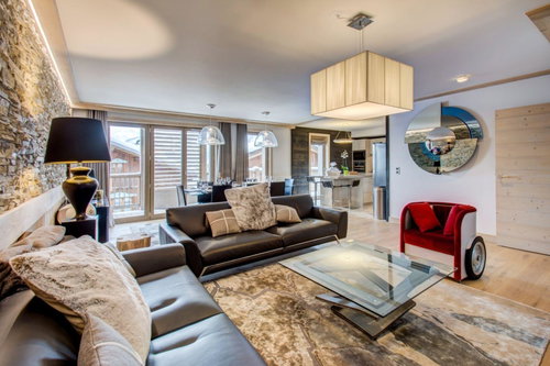 4 Room apartment in the village center for sale in Courchevel 4038254639