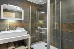 4 Room apartment in the village center for sale in Courchevel 4038254639