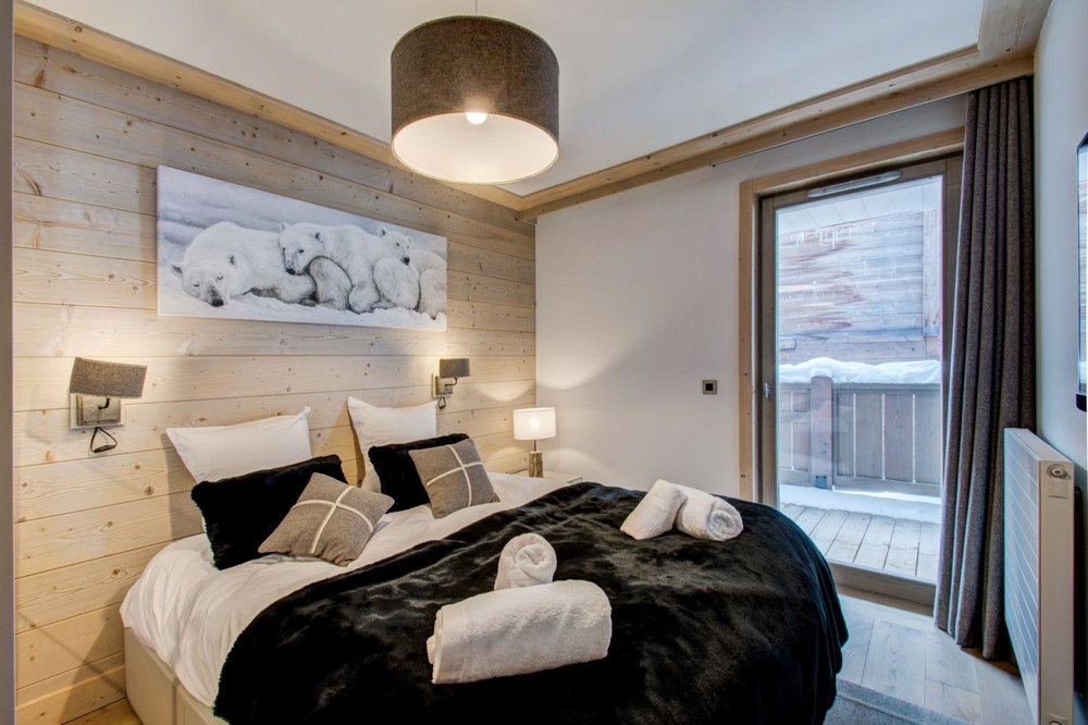 4 Room apartment in the village center for sale in Courchevel 4038254639