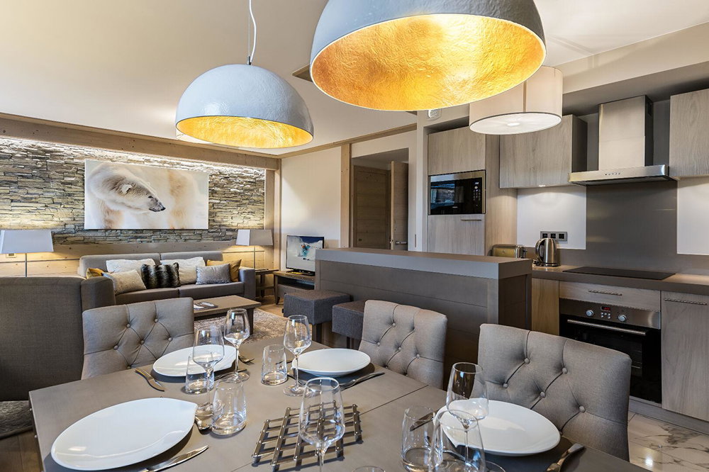 Ideally located two-bedroomed apartment for sale in Courchevel 4070057979