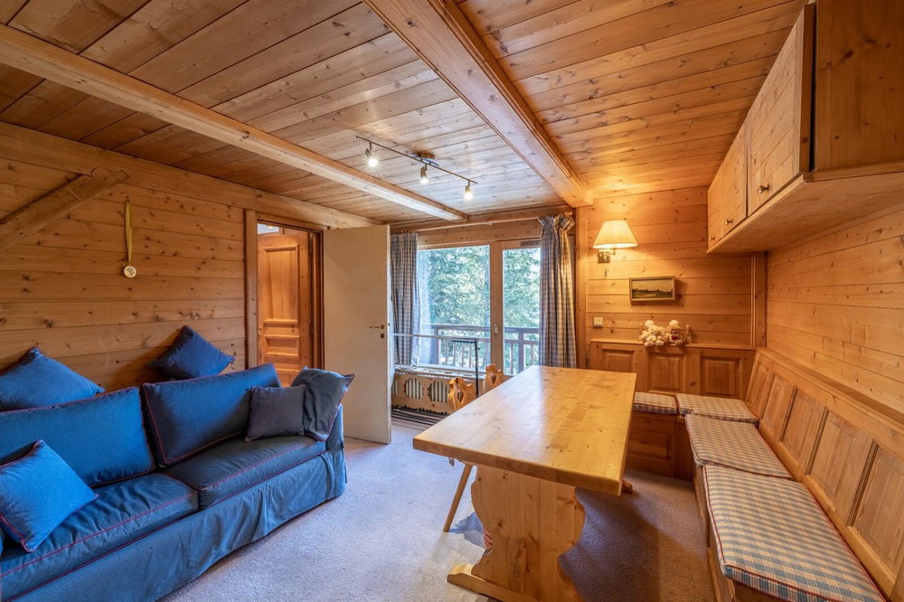 For sale: exceptional property jewels. 4104470010